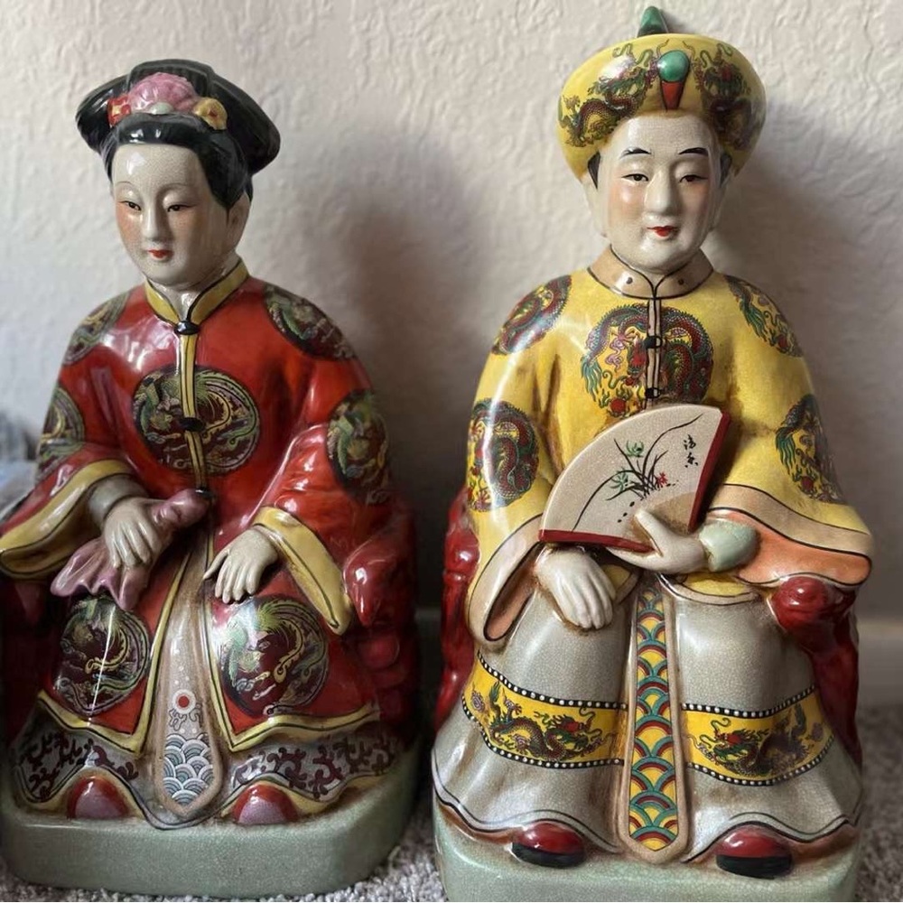 Emperor and Empress China, ornaments, porcelain.Height: 22 inches approx.